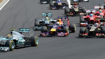 El piloto de Mercedes resistió la dureza del caluroso circuito.