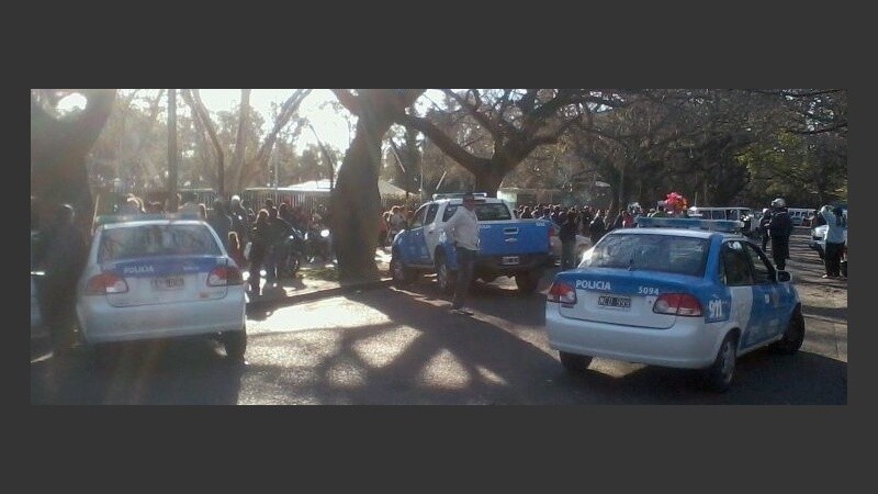 La policía llegó al lugar inmediatamente.