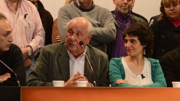 El Tigre ganó la interna y buscó presentarse como la principal oposición.