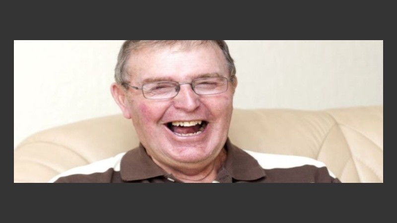 El accidente le afecto el lóbulo frontal, que controla la emociones.