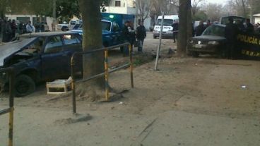 La policía trabajaba en el lugar.