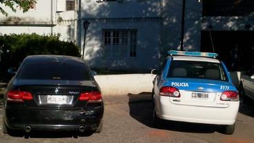 Un BMW, de un supuesto narco, en el frente de la seccional 10ª.