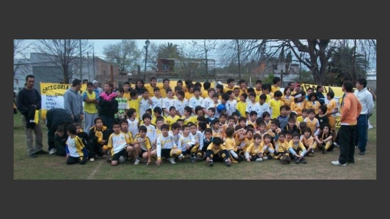 Muchos jóvenes encuentran contención en el club de zona noroeste. 