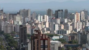 Una vista de Porto Alegre, la ciudad más cercana a Argentina en la que jugará la selección.