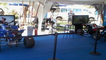 El interior de una de las carpas del Village.