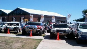 Los vehículos a la espera de la largada.