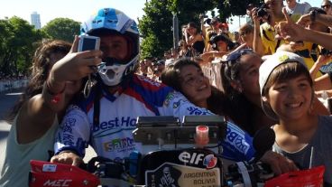 Los pilotos se brindaron al máximo con el público.