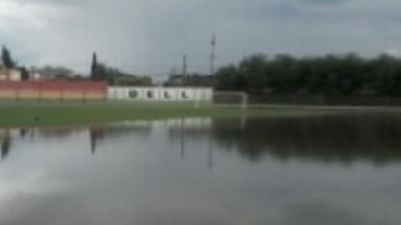 En muchas zonas de Bell Ville el agua salió de su cauce.