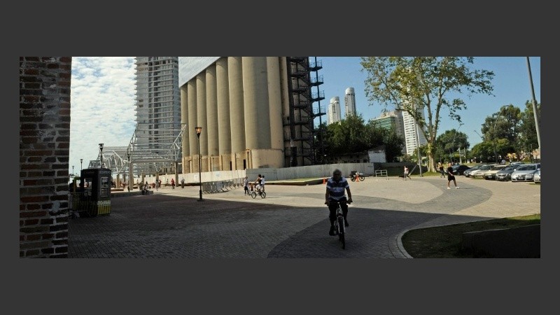 El sector se ubica sobre la avenida Costanera, pasando la rotonda de Francia.