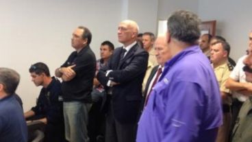 Bonfatti y Lamberto en el centro de operaciones.