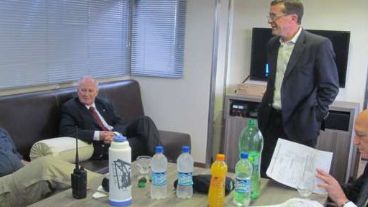 Autoridades provinciales y nacionales seguían de cerca el operativo.