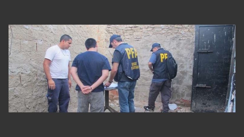 Diferentes operativos se realizaron en Rosario para combatir el narcotráfico.