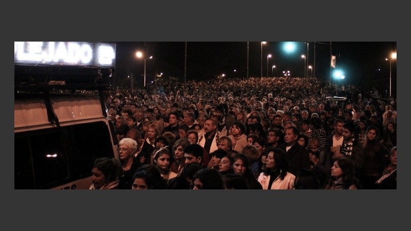 Miles participaron del acto de fe.