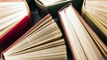 A esta iniciativa se sumó una feria de libros viejos y usados, música y narradores orales.