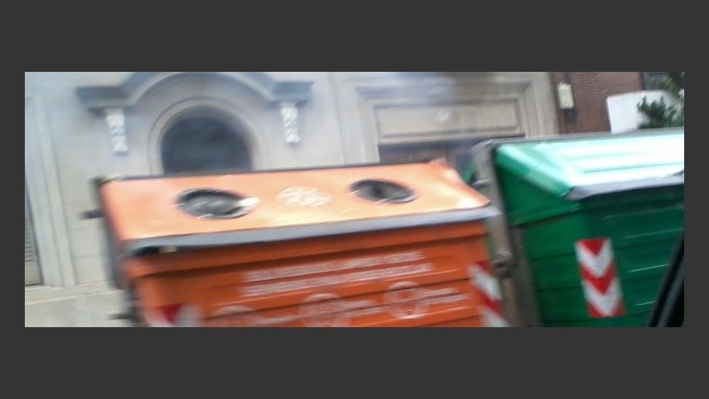 Incendiaron otro contenedor de basura en el centro | Rosario3