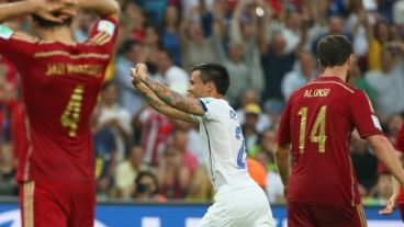 Aranguiz aprovechó un rebote de Casillas y amplió la diferencia.