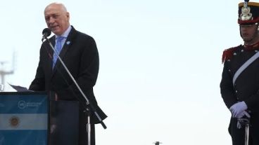 El gobernador habló en el acto por el Día de la Bandera.