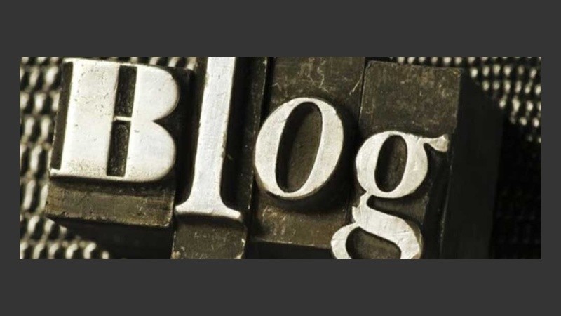 El objetivo es mantener informado al usuario e interrogarlo acerca del futuro educativo.