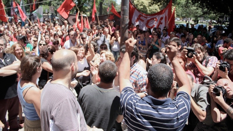 Familiares saliendo de Tribunales.