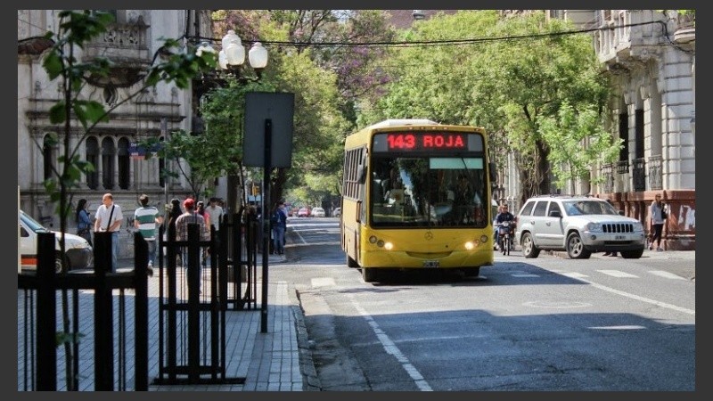 Crece la presión ante una probable medida de fuerza de Rosario Bus. 