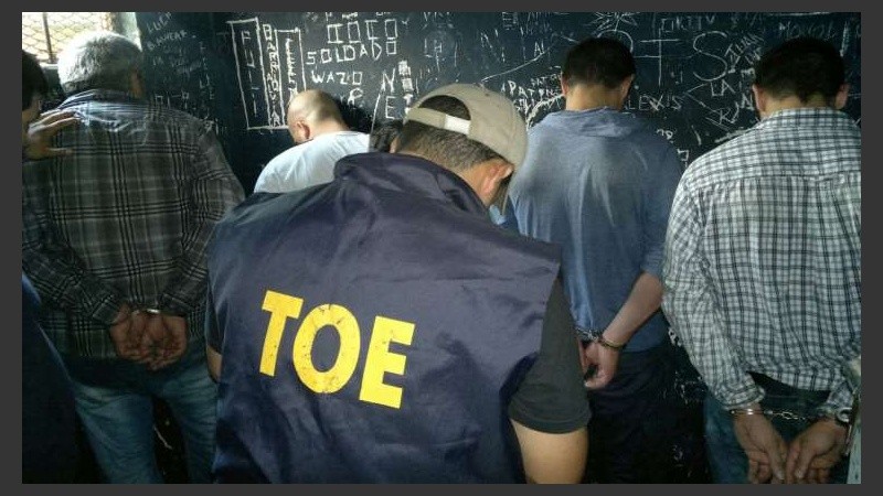 Los cinco detenidos quedaron a disposición de la Justicia.