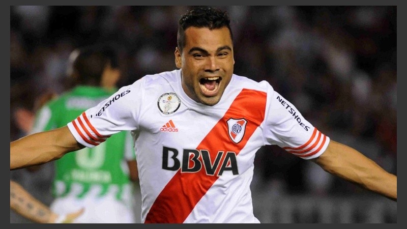 Mercado anotó el primero y abrió el camino de la victoria.