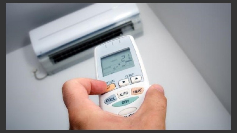 Dichosos los que se quedan adentro y tienen aire acondicionado. 