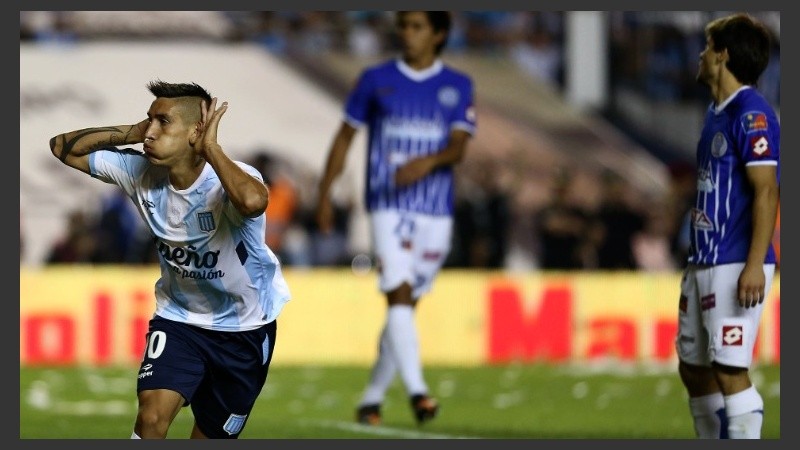 Centurión celebra el gol del campeonato.