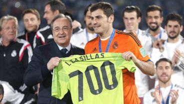 Casillas cumplió 700 partidos con el Real Madrid y fue homenajeado después del encuentro.