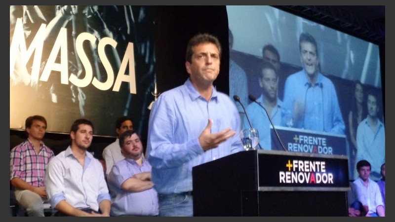 En tierras de Binner, Massa calentó la pre-campaña.