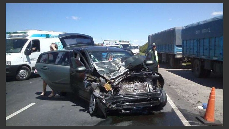 El accidente ocurrió en el kilómetro 2 de la autopista.