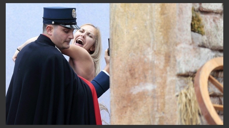 La joven terminó en manos de la Gendarmería vaticana.