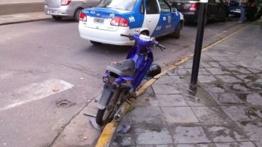 Postales del choque en la esquina céntrica de Rosario.