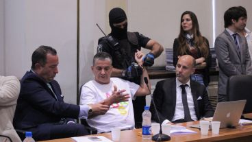 Postales durante el primer día del juicio en Tribunales.