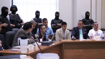 Postales durante el primer día del juicio en Tribunales.