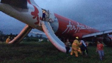 Los pasajeros del vuelo tuvieron que ser evacuados de emergencia.