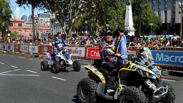 Los cuatriciclos desfilaron por la Plaza de Mayo.