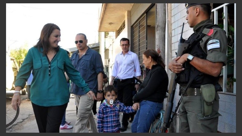 Fein insistió con el refuerzo de gendarmes para la ciudad.