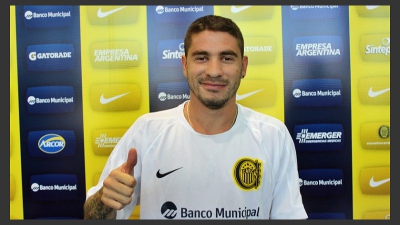 La primera imagen de Fernández con la ropa canalla. 