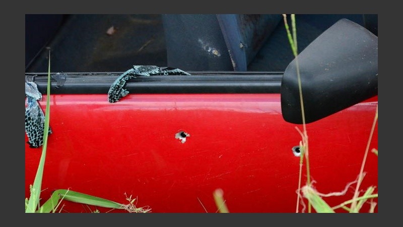 El Fiat Palio terminó en la zanja por la persecución.