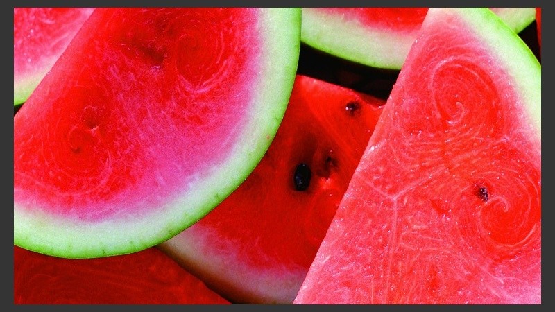 La mejor manera para quemar grasa y perder peso es tener una dieta saludable bien definida y realizar ejercicios regularmente. 