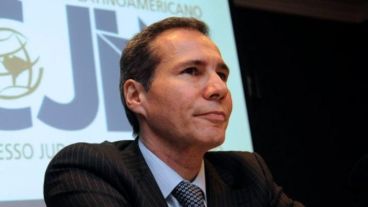 El cuerpo del fiscal Nisman es entregado a su familia.