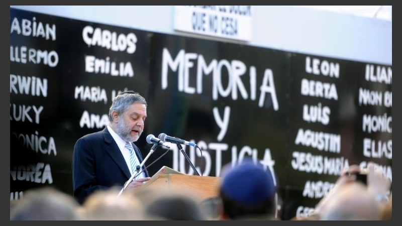 El presidente de Amia, Leonardo Jmelnitzky, principal orador del acto.