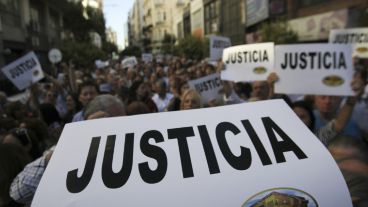 Acto en pedido de justicia por el fiscal Nisman y por la causa de la Amia en la mutual judía de Buenos Aires.
