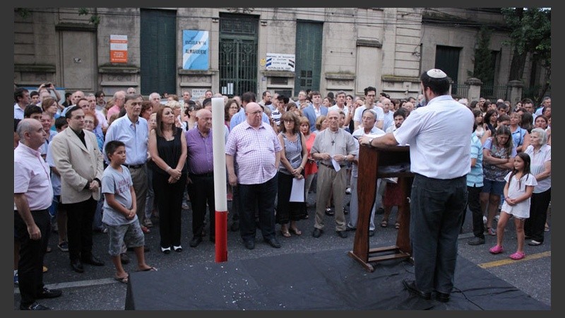 El acto fue organizado por kehilá Rosario, Delegación de Asociaciones Israelitas y  Unión Sionista Argentina de Rosario.