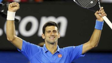 Djokovic celebra su triunfo y espera por Wawrinka.