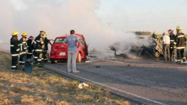 Colisionaron un Renault 19 y un Volkswagen Fox.