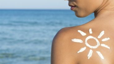 Al tomar sol se va produciendo un daño solar crónico acumulativo en la piel.