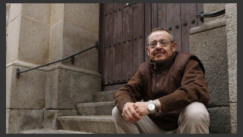 Diego se sometió a una cirugía de reasignación de sexo, a los 40 años, cuando murió su madre. 