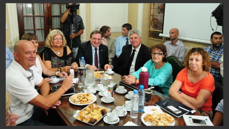 La ministra Balagué encabezó el encuentro con los maestros.